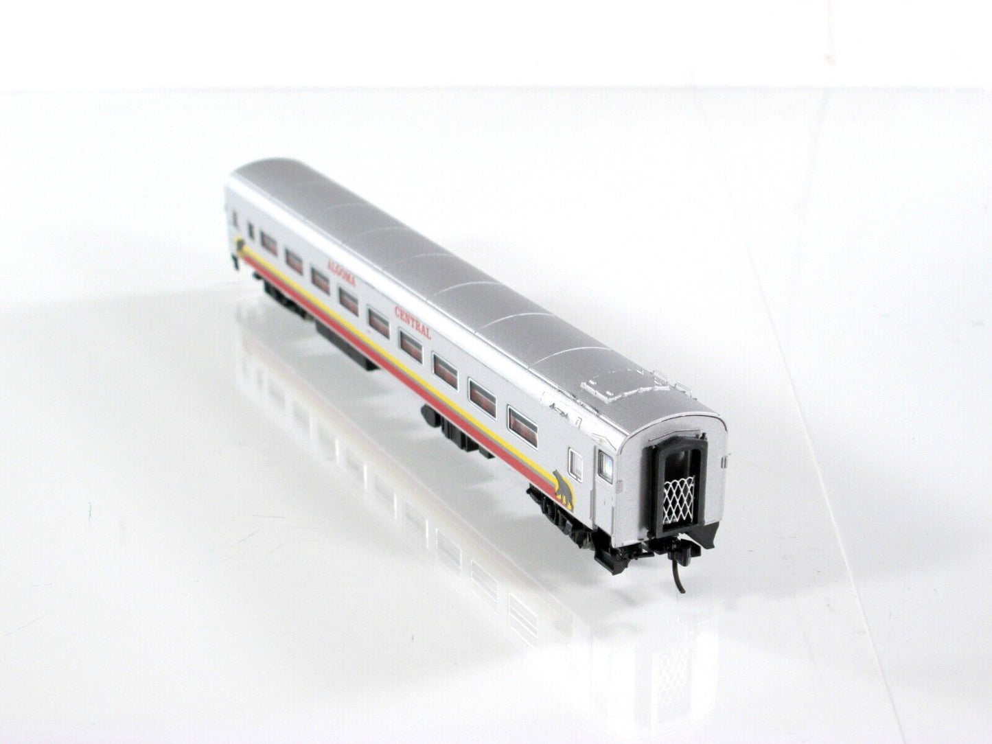N Scale ALGOMA CENTRAL Lighted Passenger Coach, AC #5483 -- Rapido TRAINS 500121