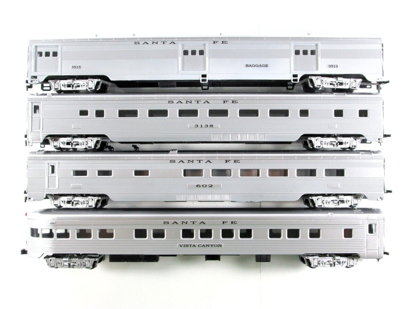 HO Scale SANTA FE Corrugated Lightweight Passenger 8-Car Set -- IHC 47788