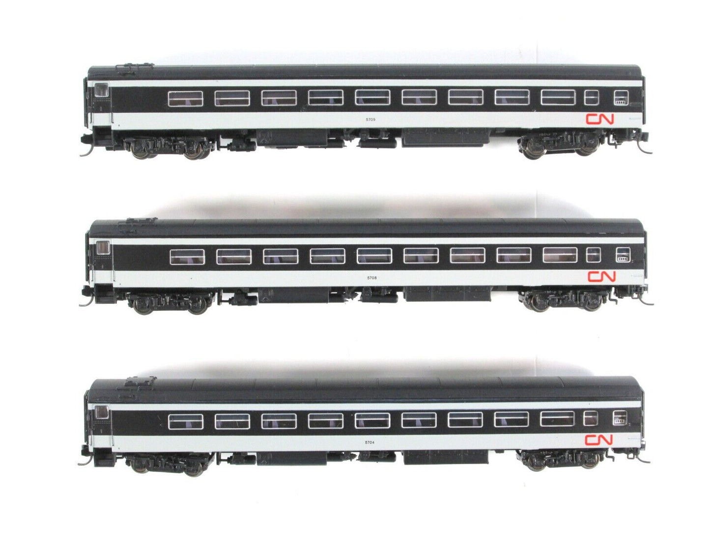 N Scale CANADIAN NATIONAL Dayniter Passenger Coach Car 3-Pack Set -Rapido TRAINS