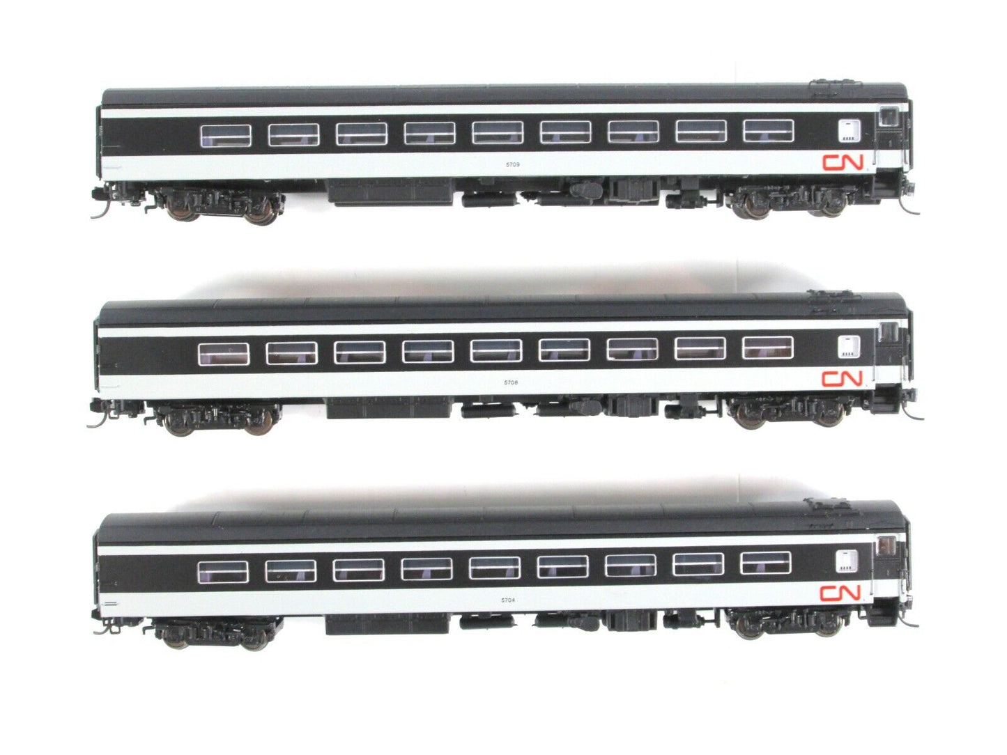 N Scale CANADIAN NATIONAL Dayniter Passenger Coach Car 3-Pack Set -Rapido TRAINS