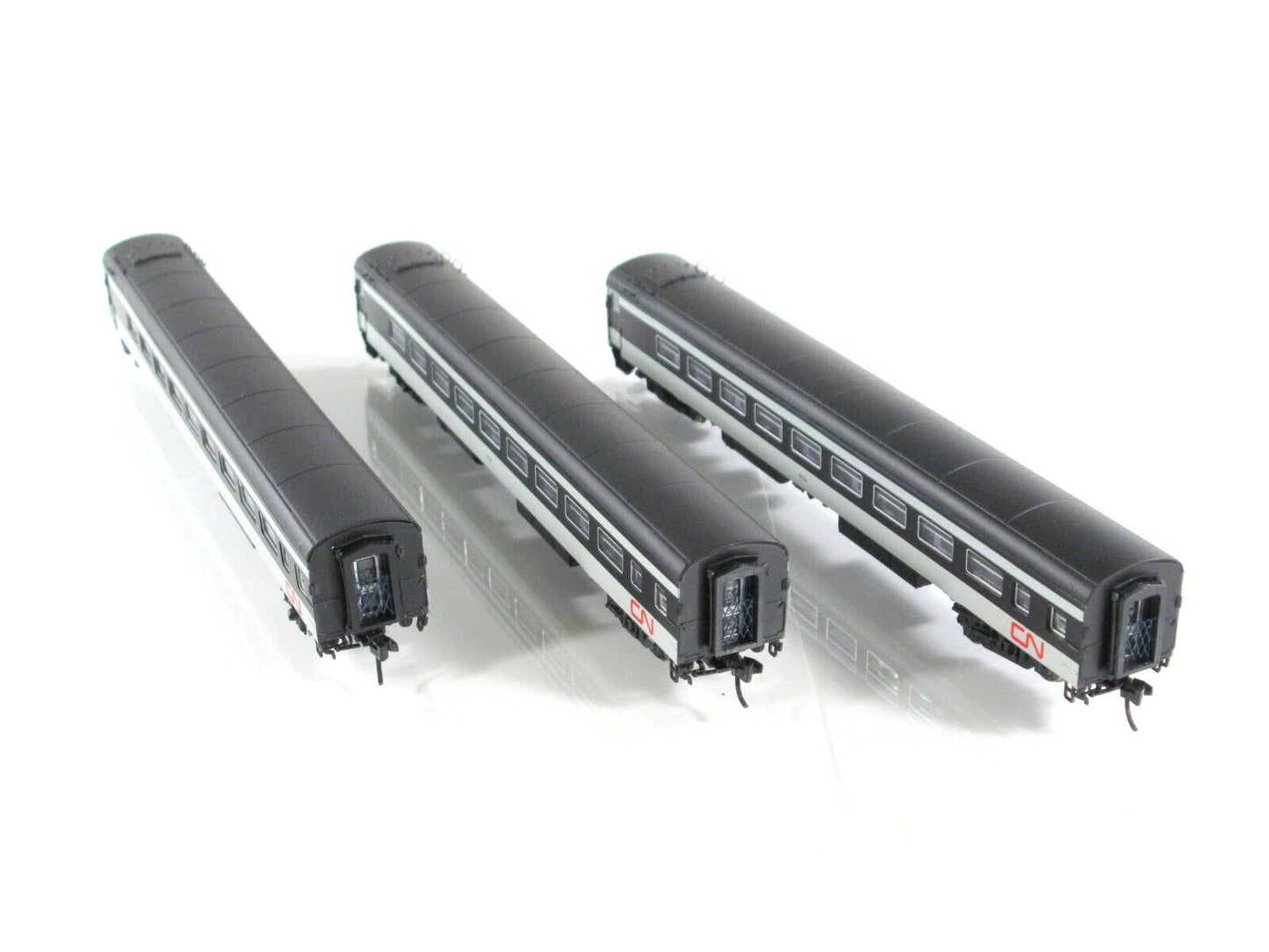 N Scale CANADIAN NATIONAL Dayniter Passenger Coach Car 3-Pack Set -Rapido TRAINS
