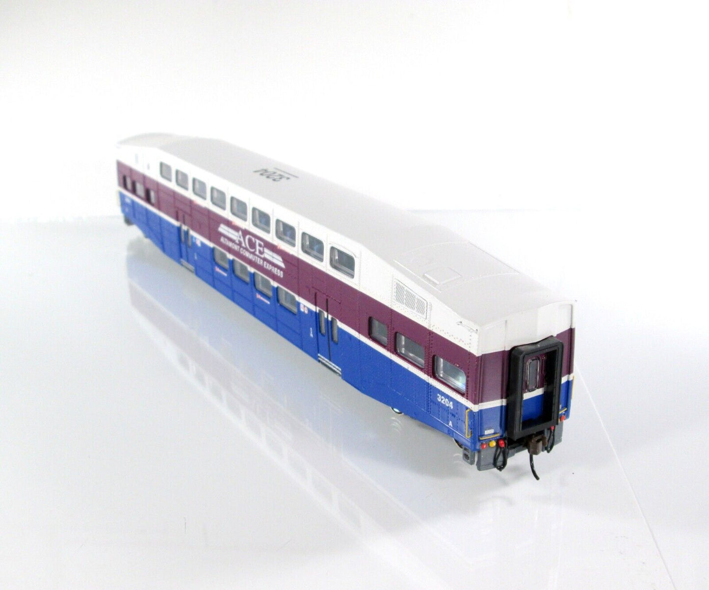 HO Scale ALTAMONT COMMUTER EXPRESS Bombardier Coach Car, ACE #3204 -Athearn 2590