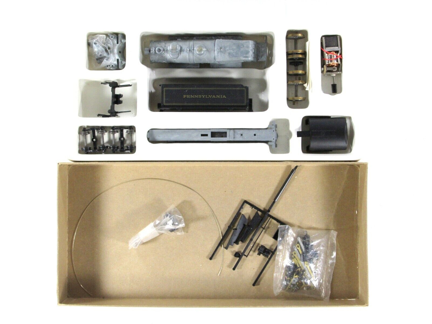 HO Scale Pennsylvania 2-6-2 Prairie Locomotive Metal Kit, PRR #451 - Roundhouse