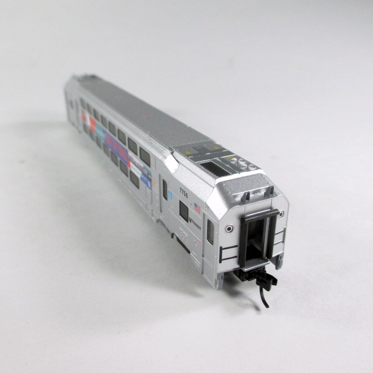 N Scale NEW JERSEY TRANSIT Safety Slogan Passenger Coach #7756, Atlas 40 004 064
