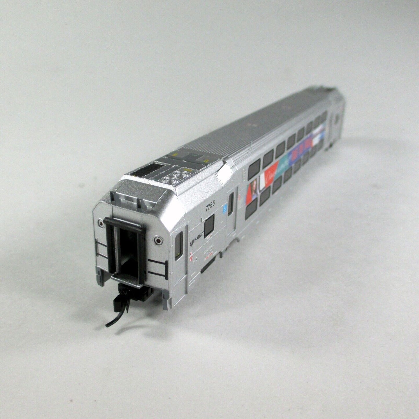 N Scale NEW JERSEY TRANSIT Safety Slogan Passenger Coach #7756, Atlas 40 004 064