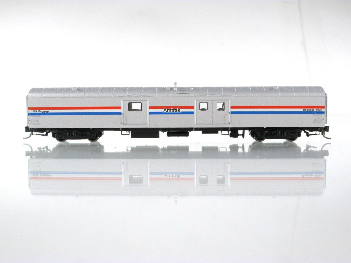 N Scale AMTRAK Phase III Baggage Express Car, AMTK 1006 --- Rapido TRAINS 506004