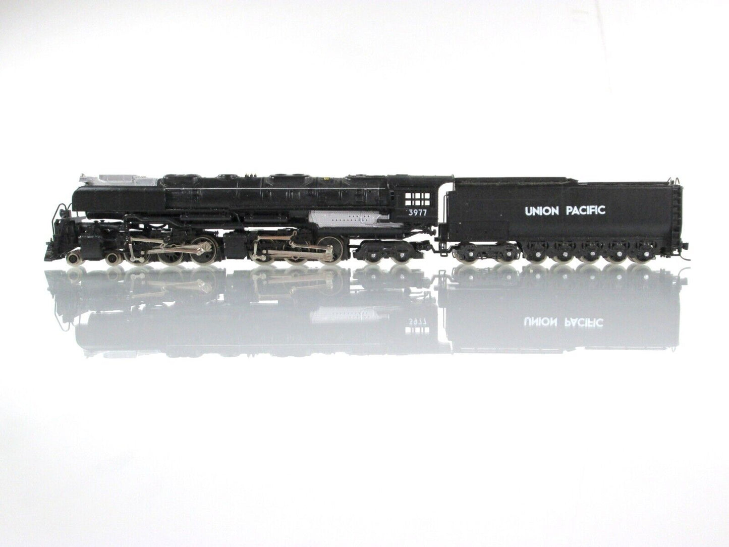 N Scale UNION PACIFIC 4-6-6-4 CHALLENGER Locomotive - UP #3977 -Rivarossi 003701
