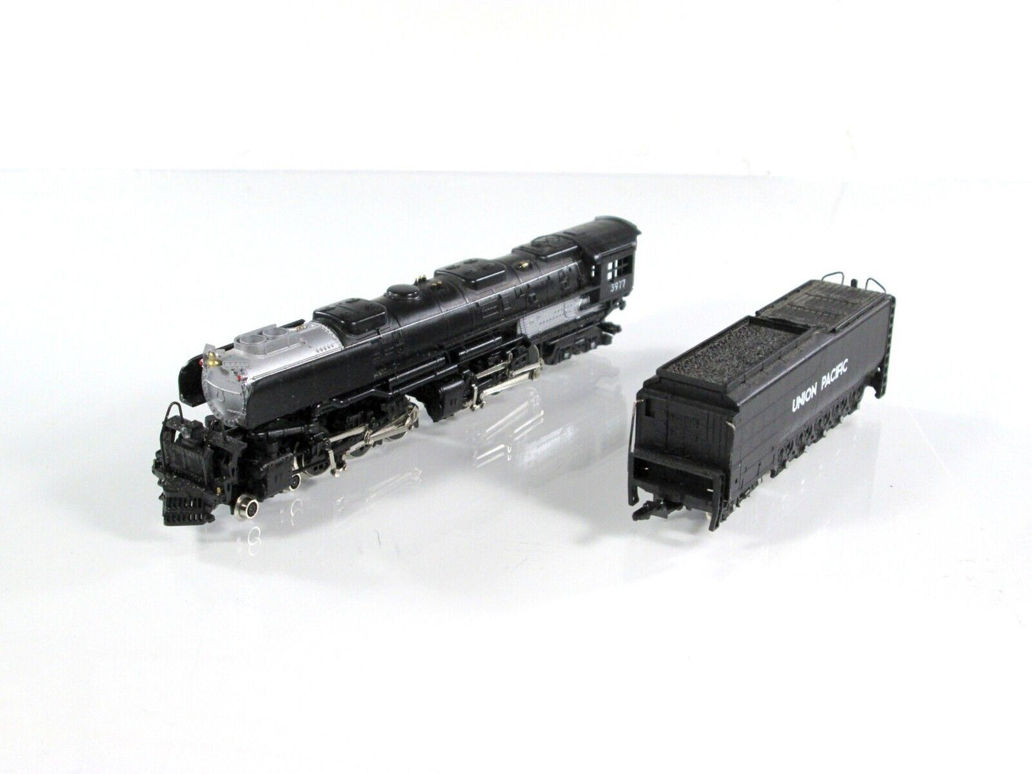 N Scale UNION PACIFIC 4-6-6-4 CHALLENGER Locomotive - UP #3977 -Rivarossi 003701