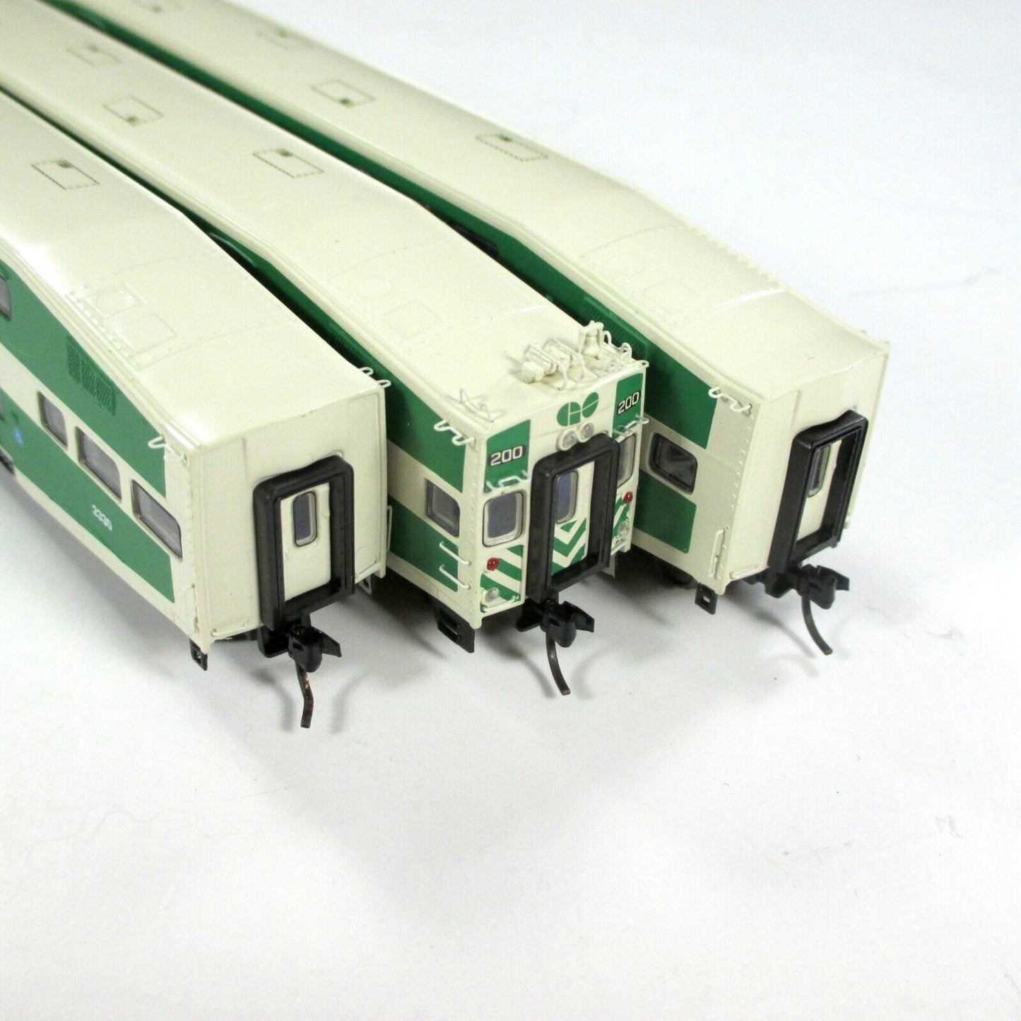 N Scale GO TRANSIT BOMBARDIER Bi-Level Passenger Car 3-Pack Set -- Athearn 10161