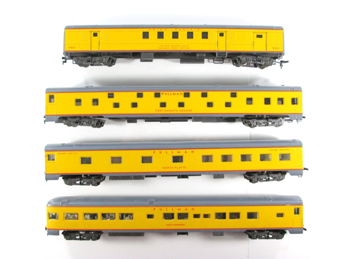 HO Scale UNION PACIFIC 1930s  *EXCURSION* Passenger 4-Car Set B - Rivarossi 6963