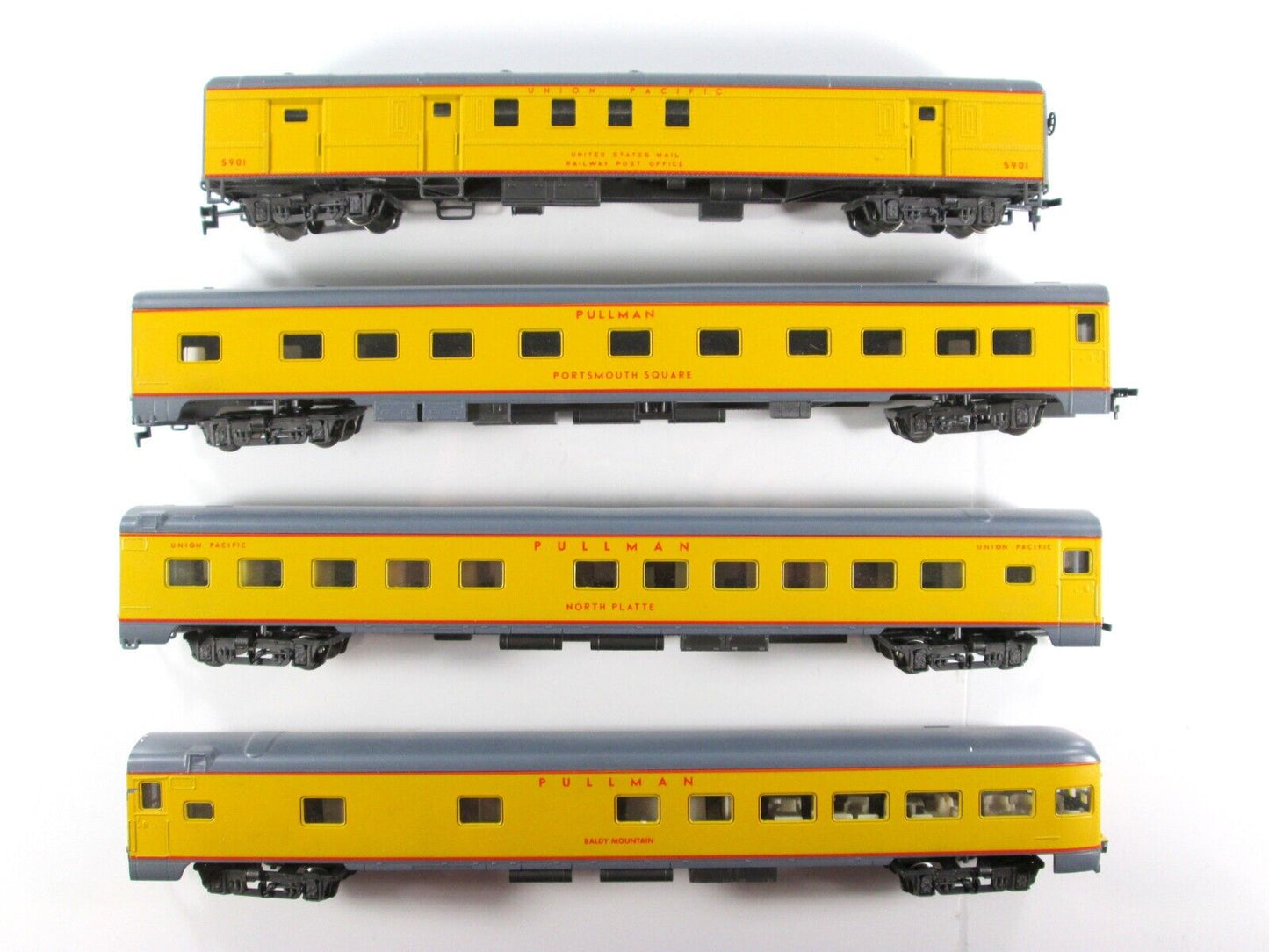 HO Scale UNION PACIFIC 1930s  *EXCURSION* Passenger 4-Car Set B - Rivarossi 6963
