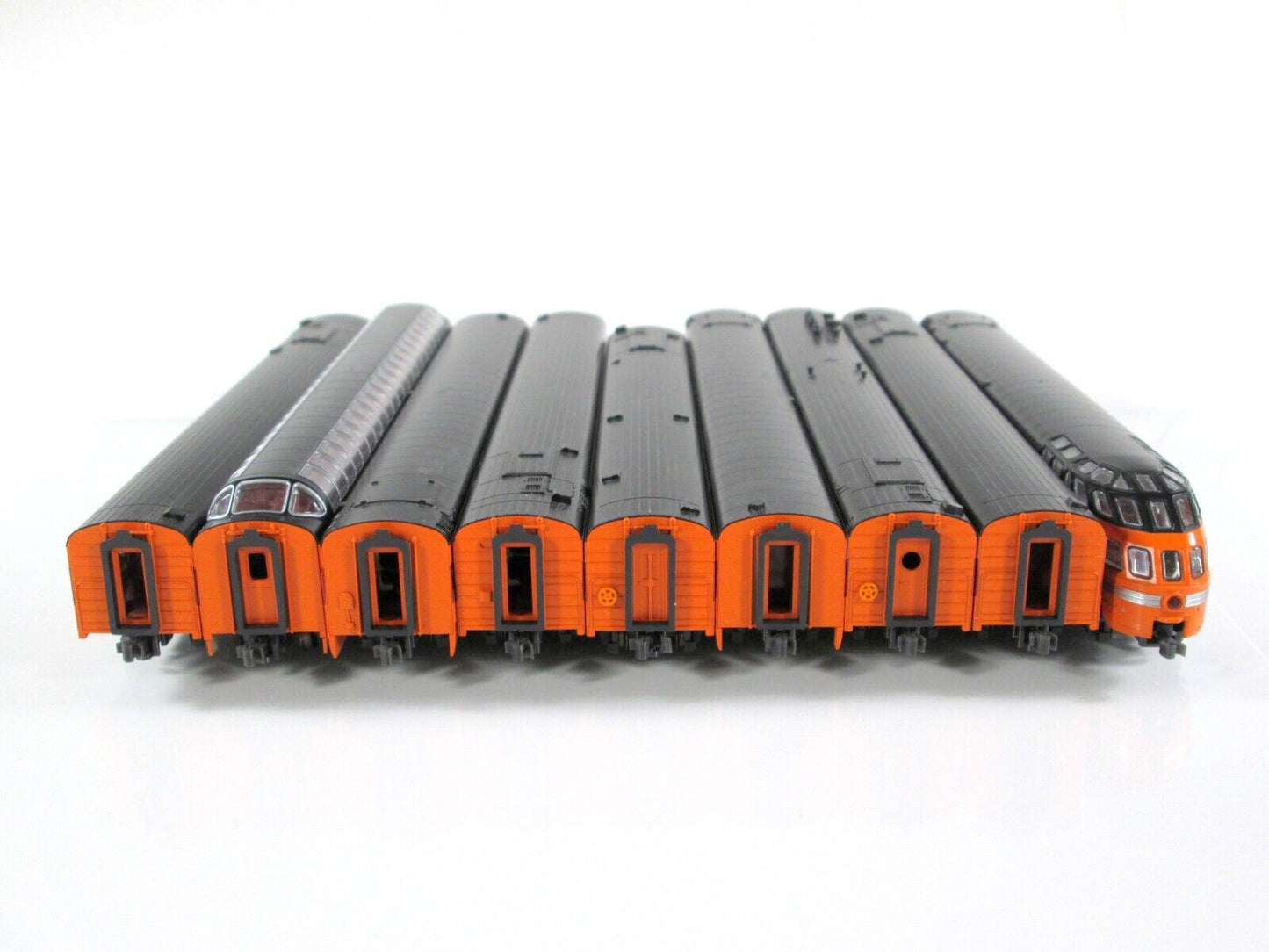 N Scale MILWAUKEE **OLYMPIAN HIAWATHA** 9-Car Set --- Kato 106-082-1 **LIGHTED**