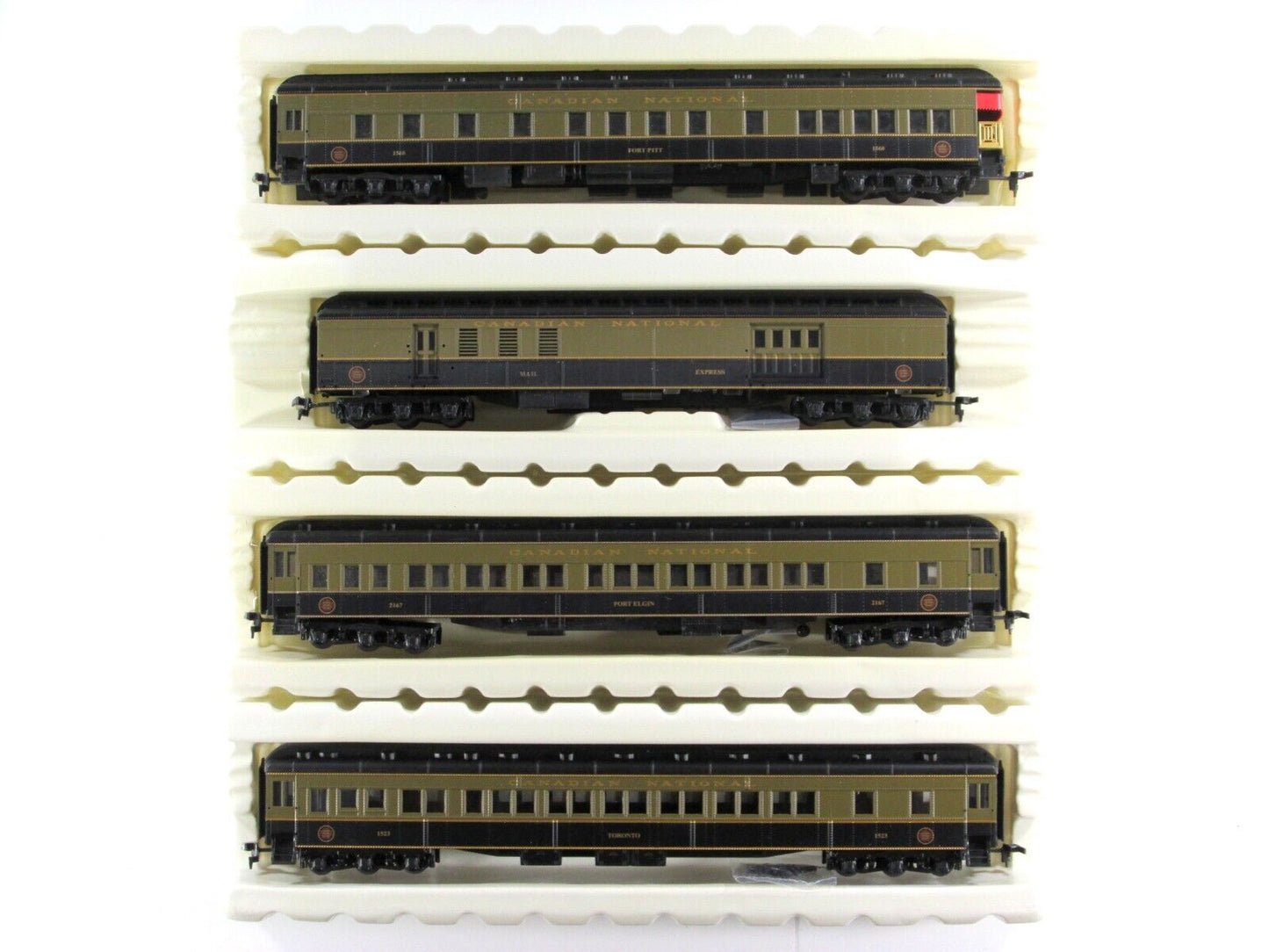 HO Scale CANADIAN NATIONAL Heavyweight Passenger Car 8-Pack Set - IHC 49108