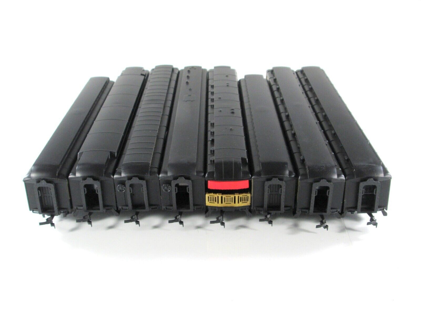 HO Scale CANADIAN NATIONAL Heavyweight Passenger Car 8-Pack Set - IHC 49108
