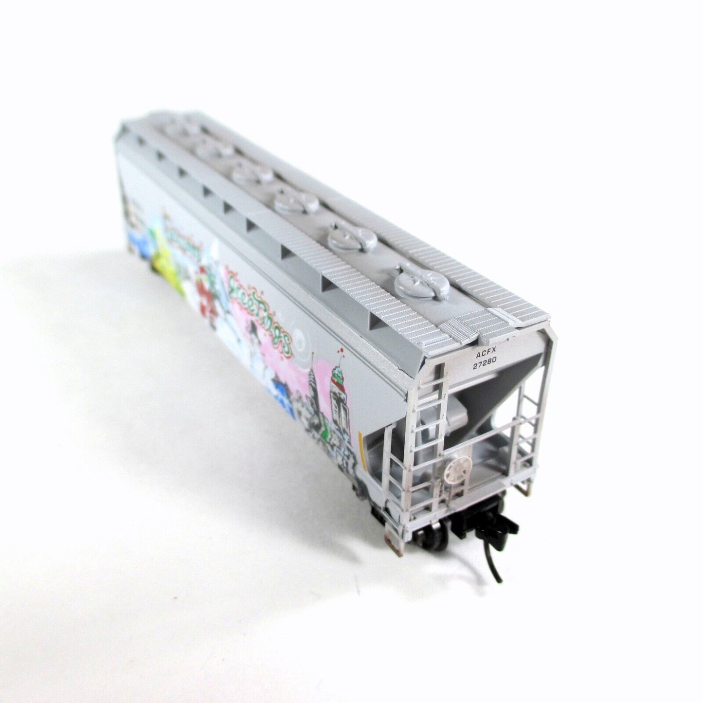 N Scale ***SEASON'S GREETINGS*** XMAS Graffiti Hopper ---- Micro Trains 09344150
