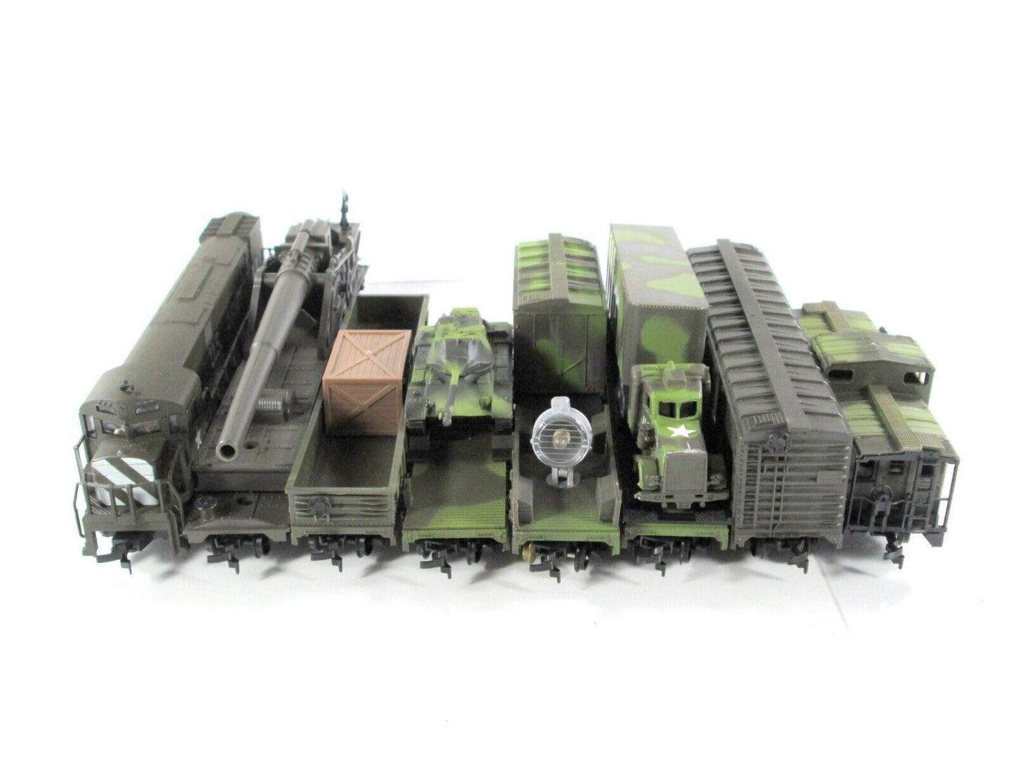 HO Scale US ARMY Military Train Set w/ Guns, Tank, Locomotive, Caboose, etc -AHM