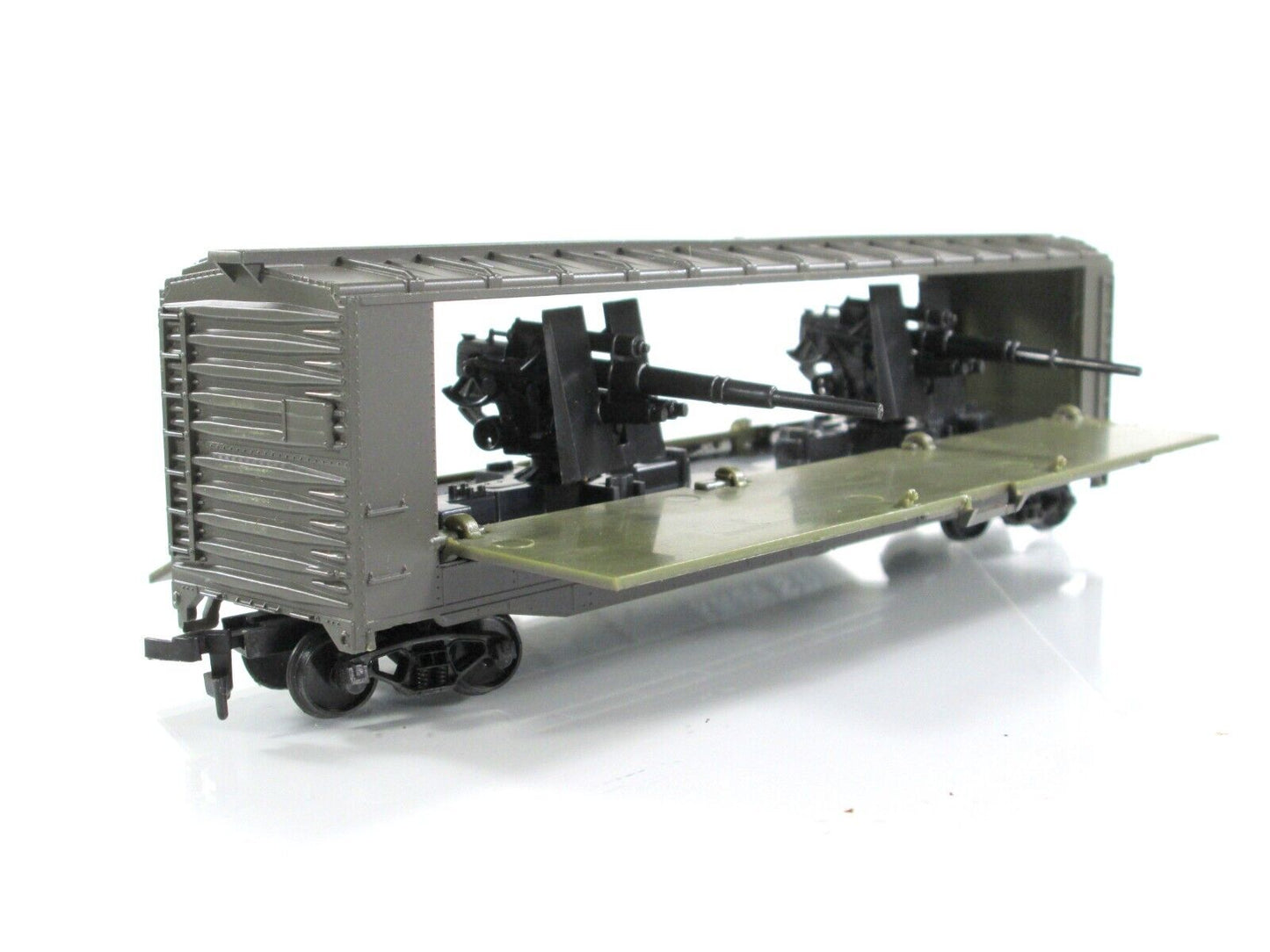 HO Scale US ARMY Military Train Set w/ Guns, Tank, Locomotive, Caboose, etc -AHM