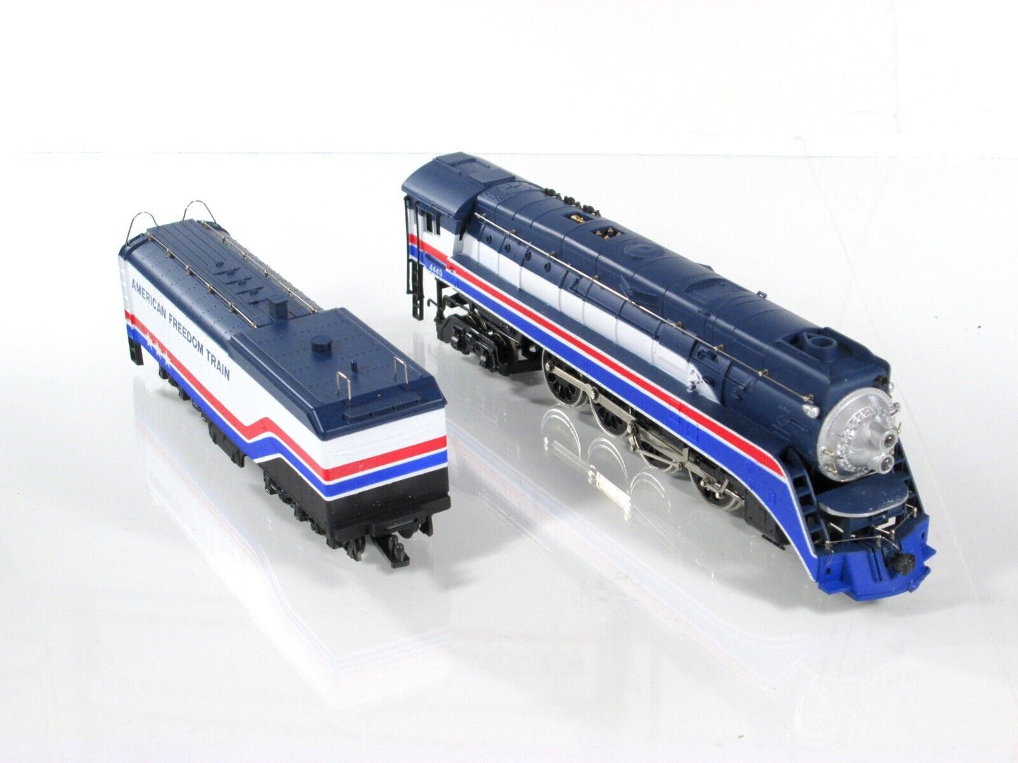 HO Scale *AMERICAN FREEDOM TRAIN* GS-4 Northern Locomotive #4449 - LIONEL **NEW*