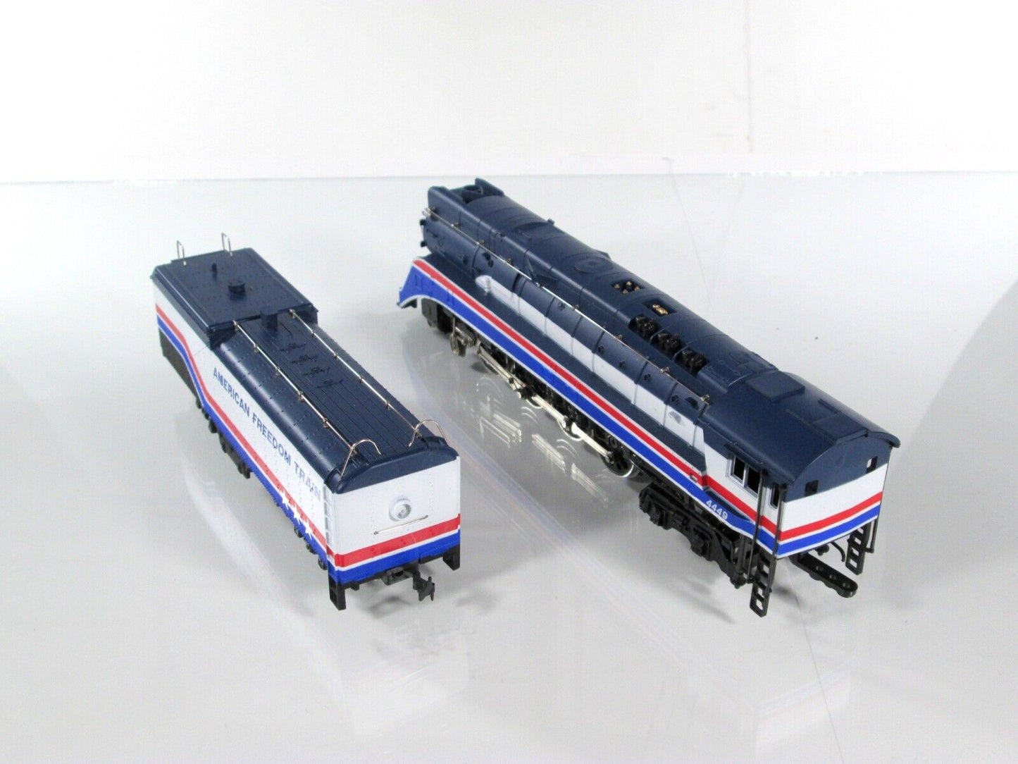 HO Scale *AMERICAN FREEDOM TRAIN* GS-4 Northern Locomotive #4449 - LIONEL **NEW*