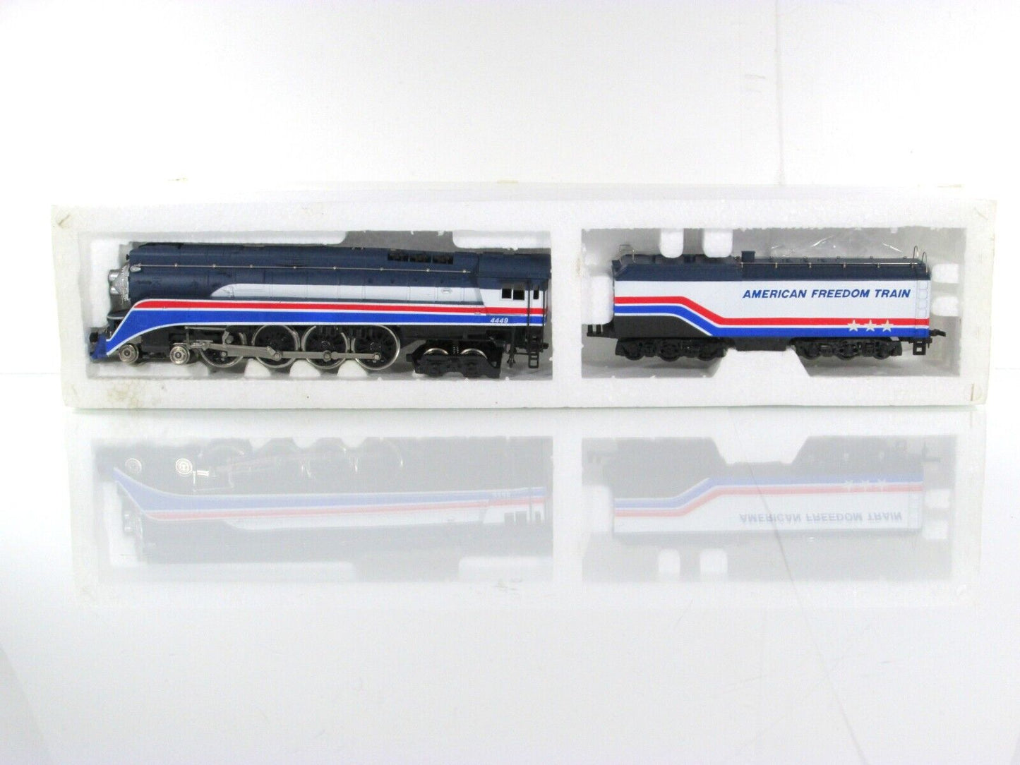 HO Scale *AMERICAN FREEDOM TRAIN* GS-4 Northern Locomotive #4449 - LIONEL **NEW*