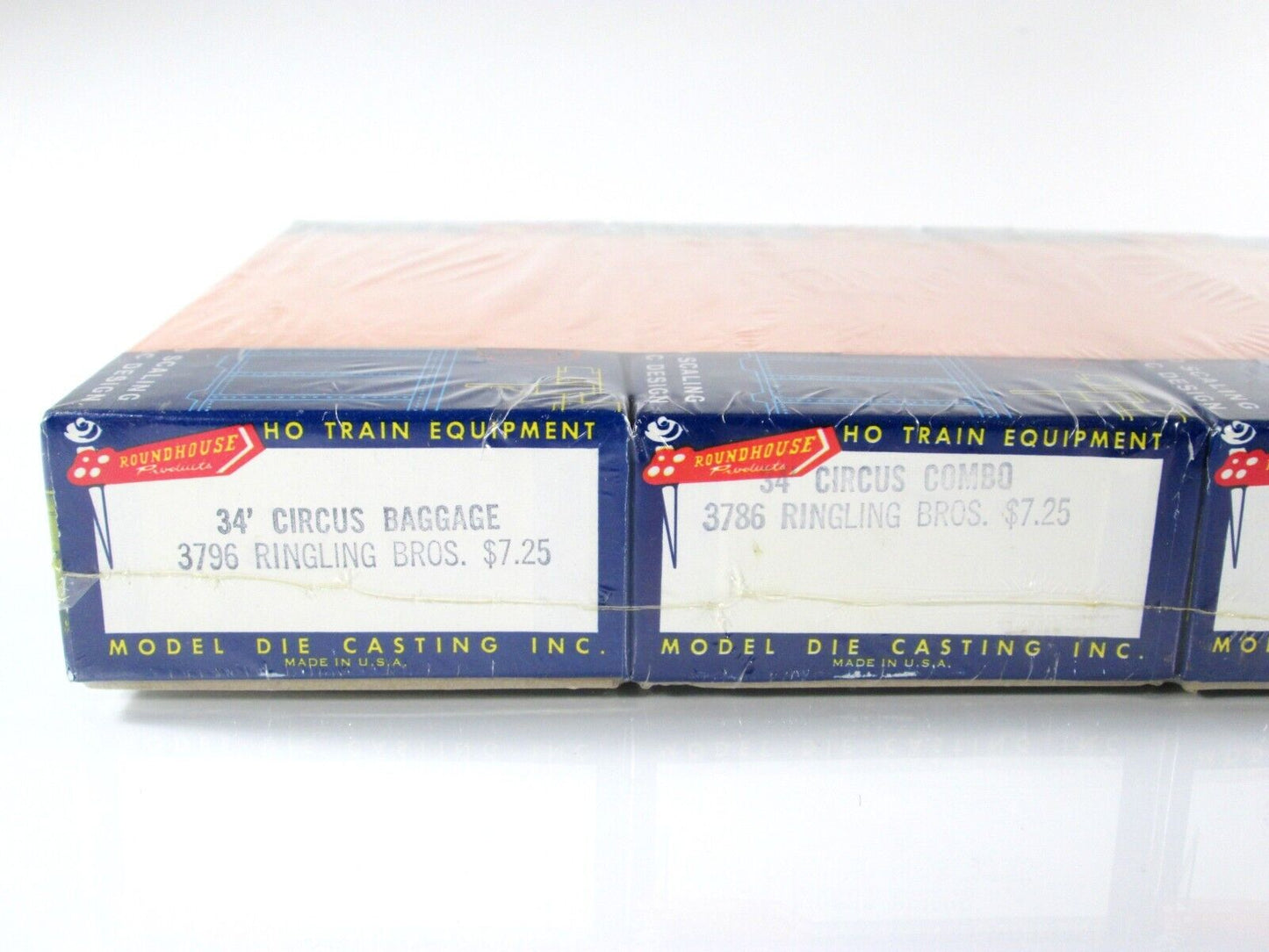 HO Scale RINGLING BROTHERS Circus Overton Passenger Car 4-Pack Set -- Roundhouse