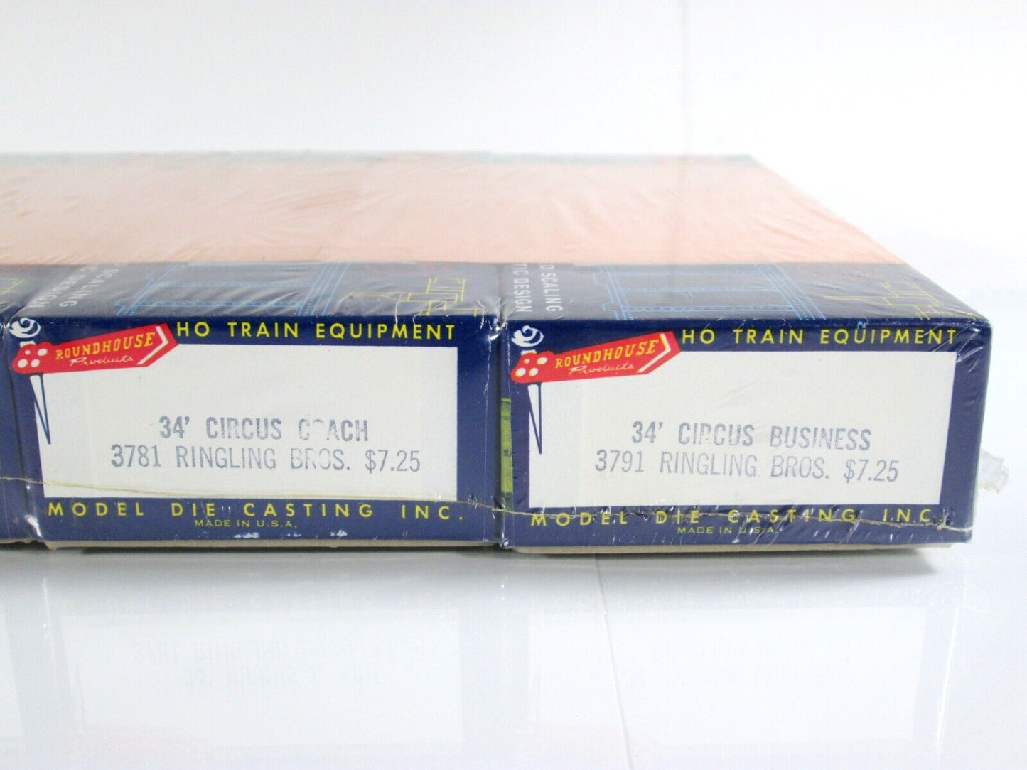 HO Scale RINGLING BROTHERS Circus Overton Passenger Car 4-Pack Set -- Roundhouse