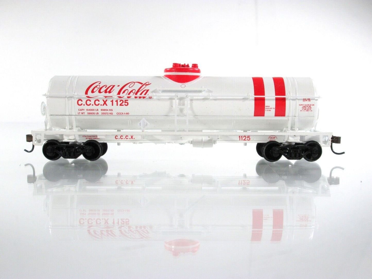 HO Scale COCA-COLA Collection 40' Single Dome Tank Car - CCCX 1125 - Athearn