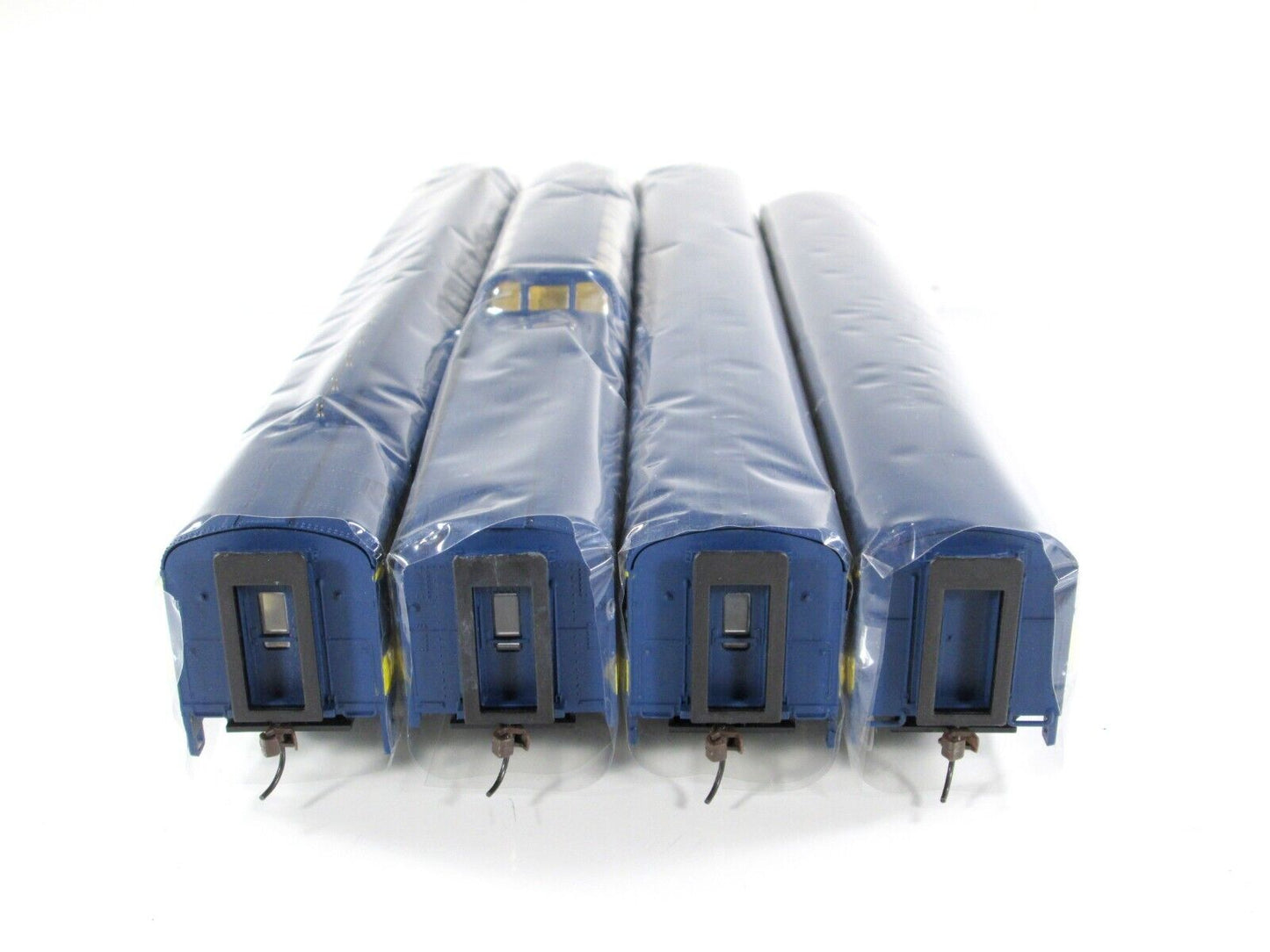 HO Scale ALASKA RAILROAD Passenger 4-Car Set -- Rivarossi RT600034, Knuckle Cplr