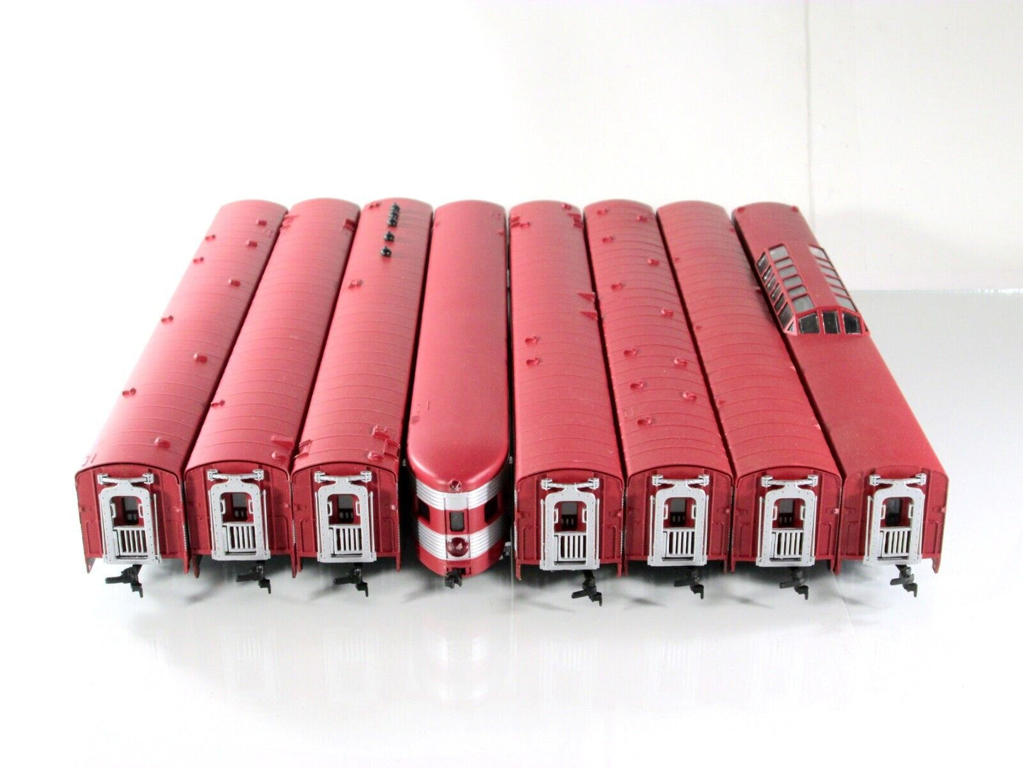 HO Scale FRISCO / SL-SF Lightweight Passenger Car 8-Pack Set - IHC 47878
