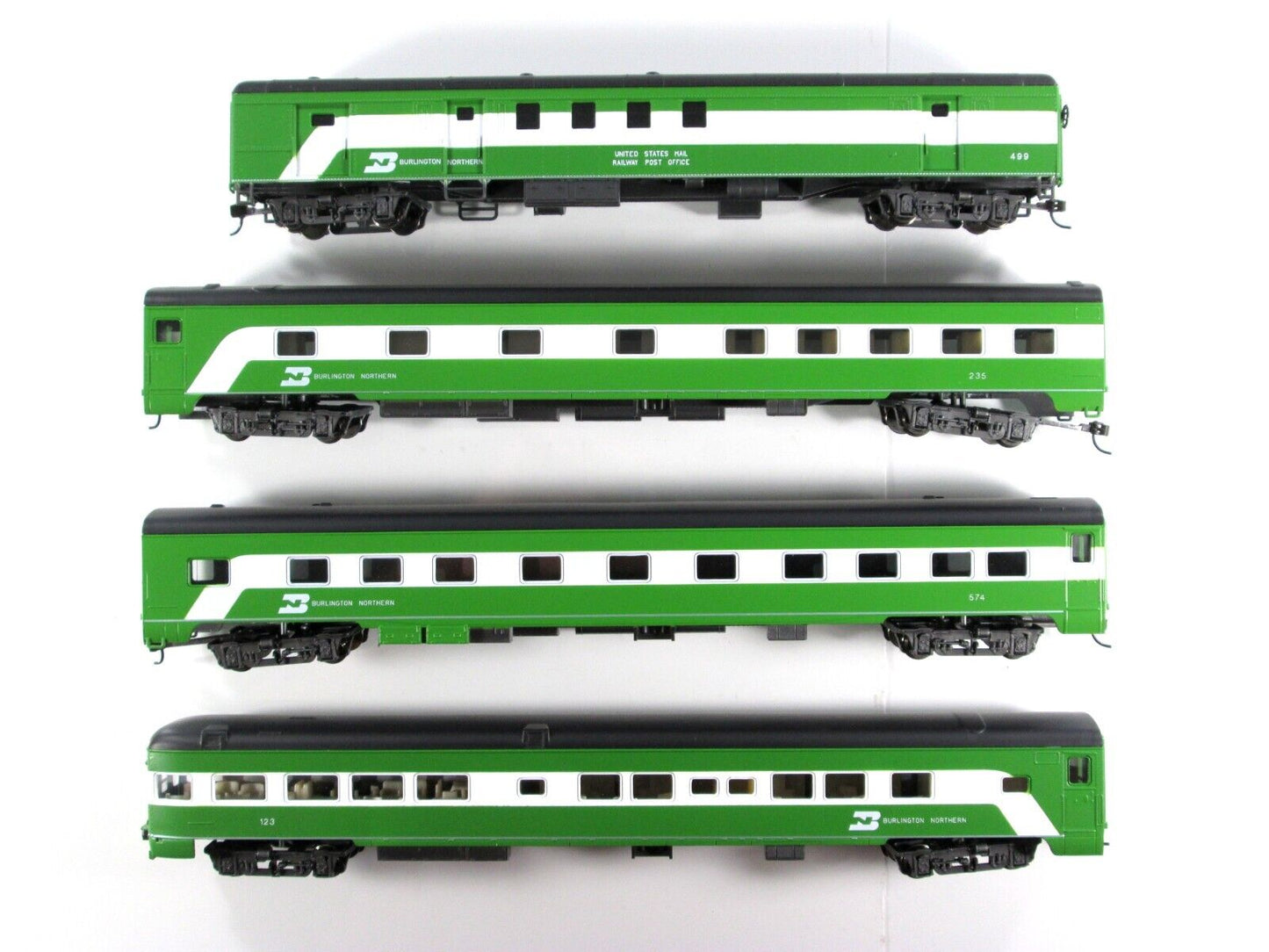 HO Scale BURLINGTON NORTHERN 1930s Passenger Set B -Rivarossi 6949, Knuckle Cplr