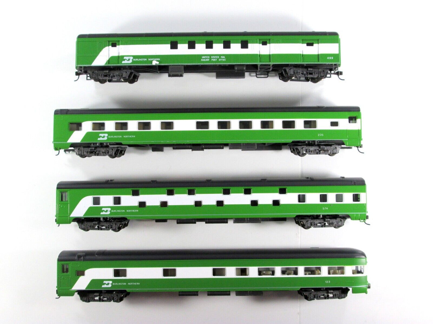 HO Scale BURLINGTON NORTHERN 1930s Passenger Set B -Rivarossi 6949, Knuckle Cplr