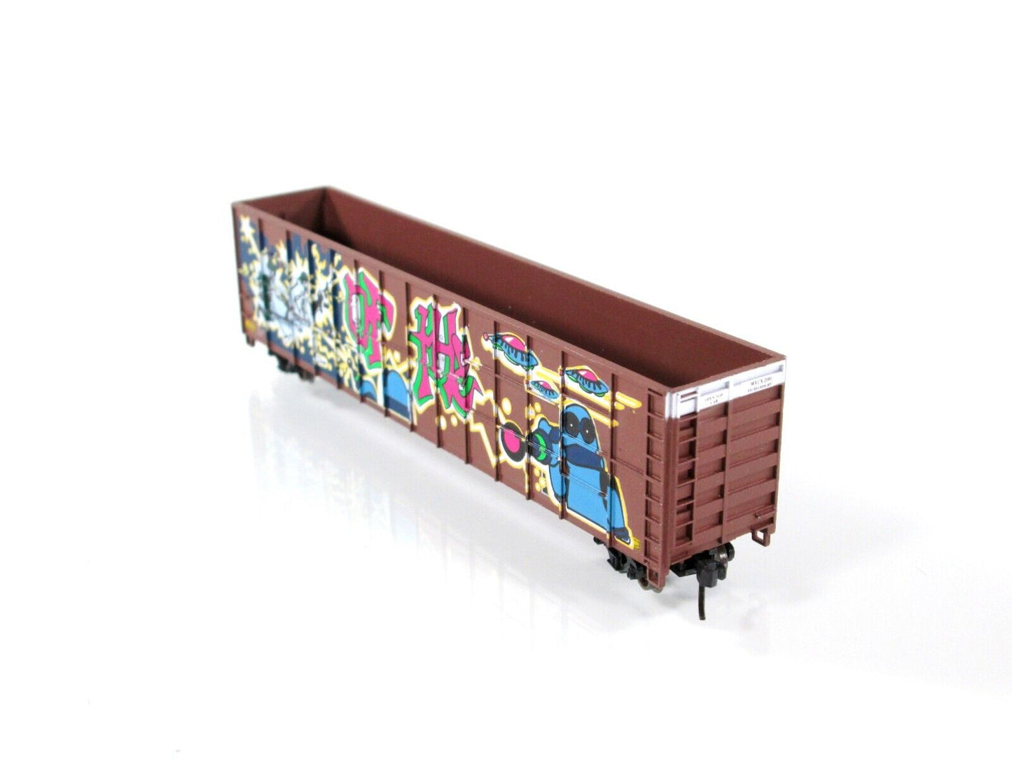 N Scale WestVaco **WAR Of The WORLDS** Graffiti Wood Chip Gondola -Deluxe 170803