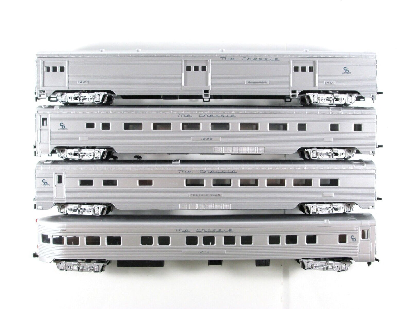 HO Scale **The CHESSIE** / C&O Lightweight Passenger Car 8-Pack Set -- IHC 47318