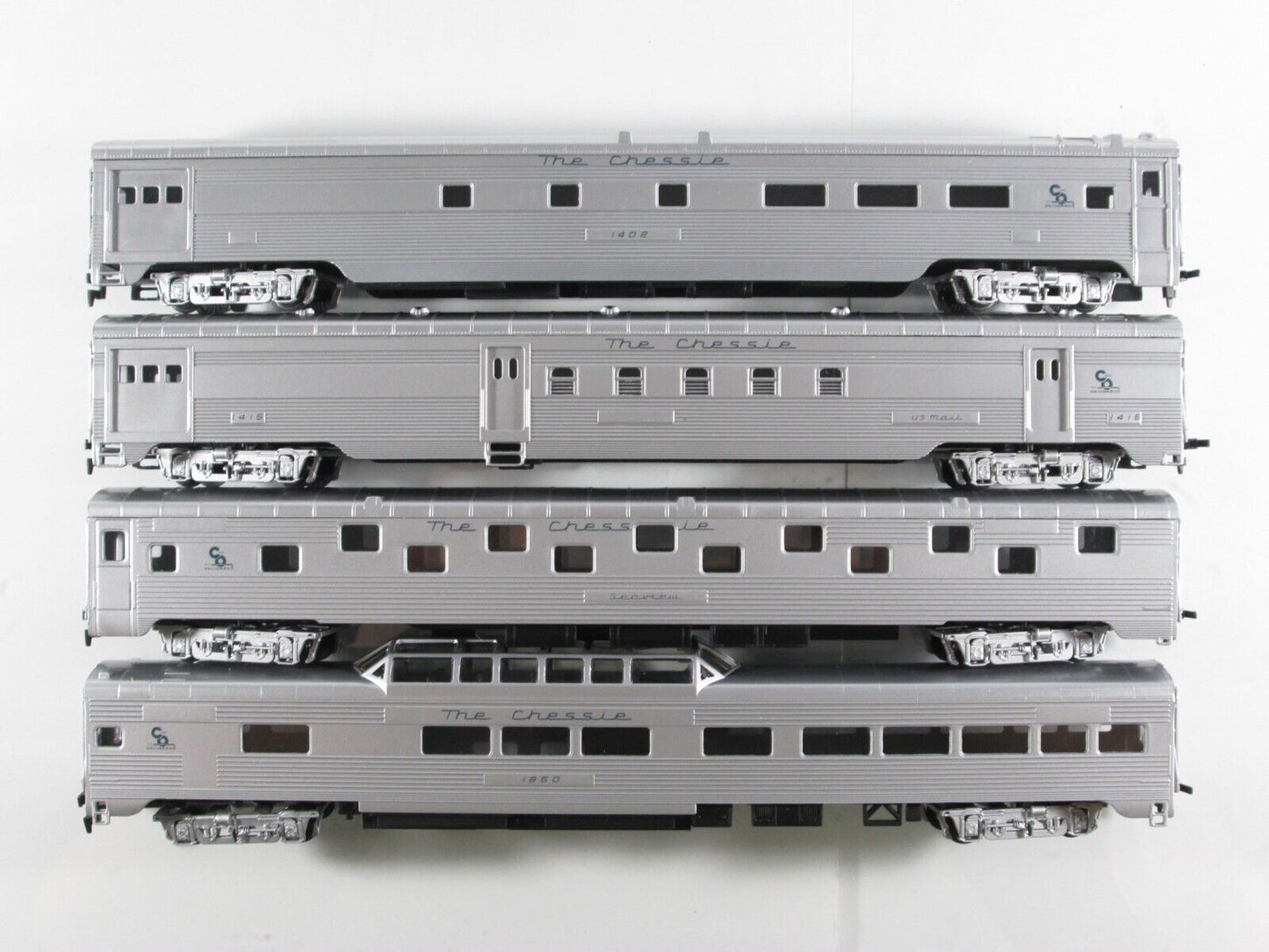 HO Scale **The CHESSIE** / C&O Lightweight Passenger Car 8-Pack Set -- IHC 47318