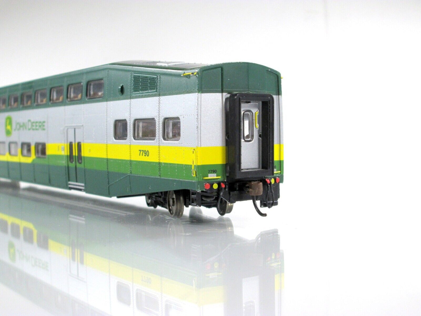 HO Scale JOHN DEERE BOMBARDIER Commuter Passenger Car, JD 7790 - Athearn **RARE*