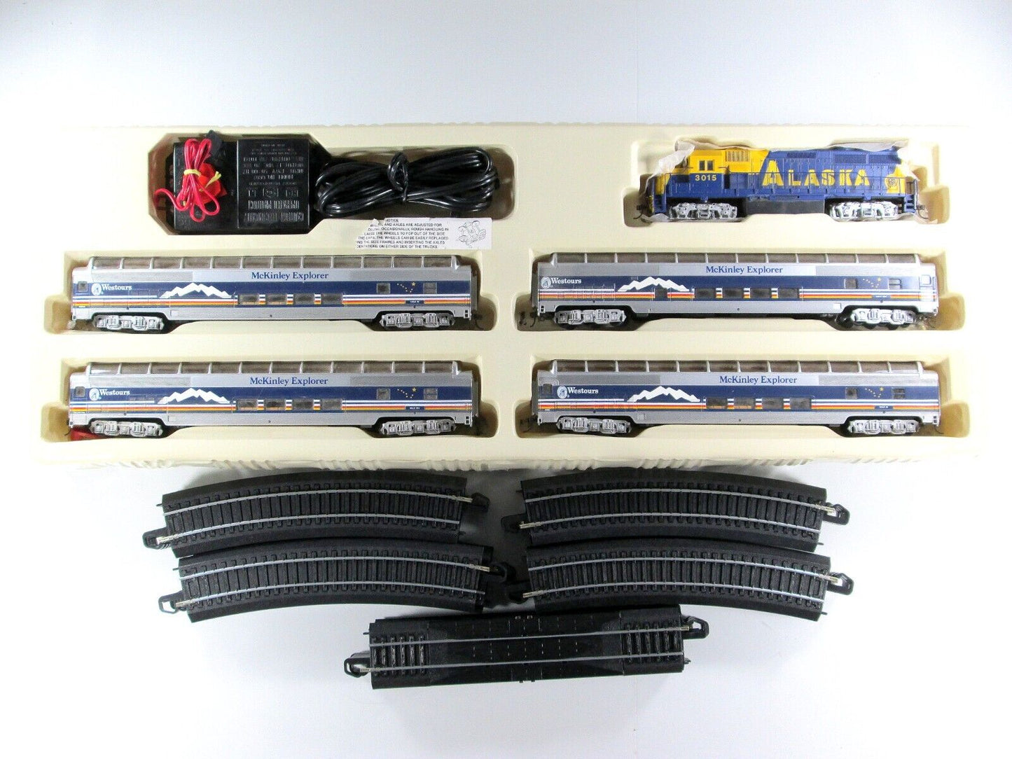 HO Scale *MCKINLEY EXPLORER* Alaska Locomotive and Passenger Set -BACHMANN 00624