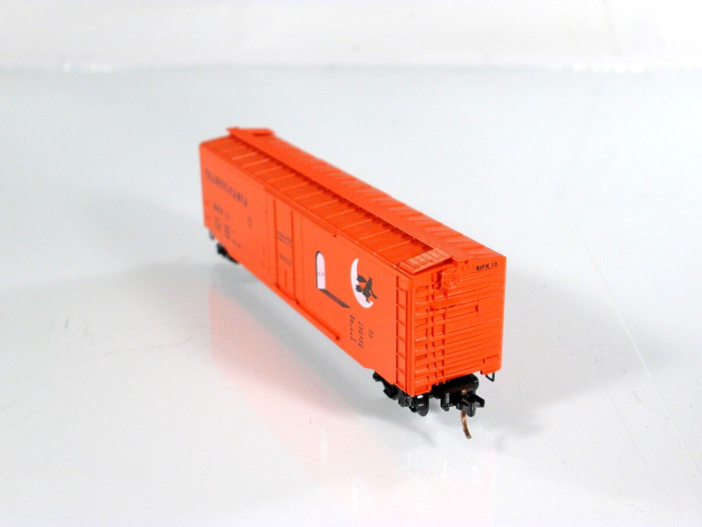 N Scale HALLOWEEN **TRANSYLVANIA** 50' Box Car -- Micro Trains  ****VERY RARE***