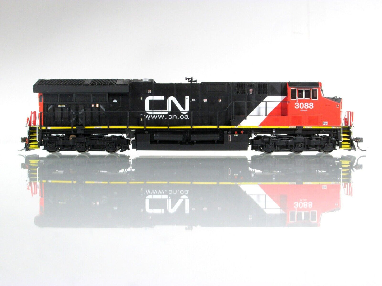 HO Scale CANADIAN NATIONAL ET44AC Diesel, CN #3088 - Intermountain DCC Lok Sound