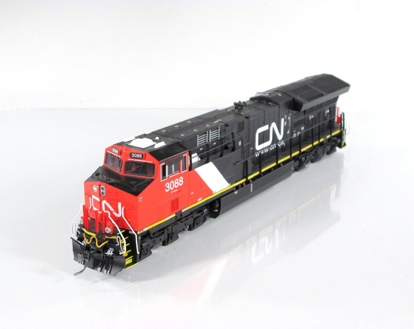 HO Scale CANADIAN NATIONAL ET44AC Diesel, CN #3088 - Intermountain DCC Lok Sound