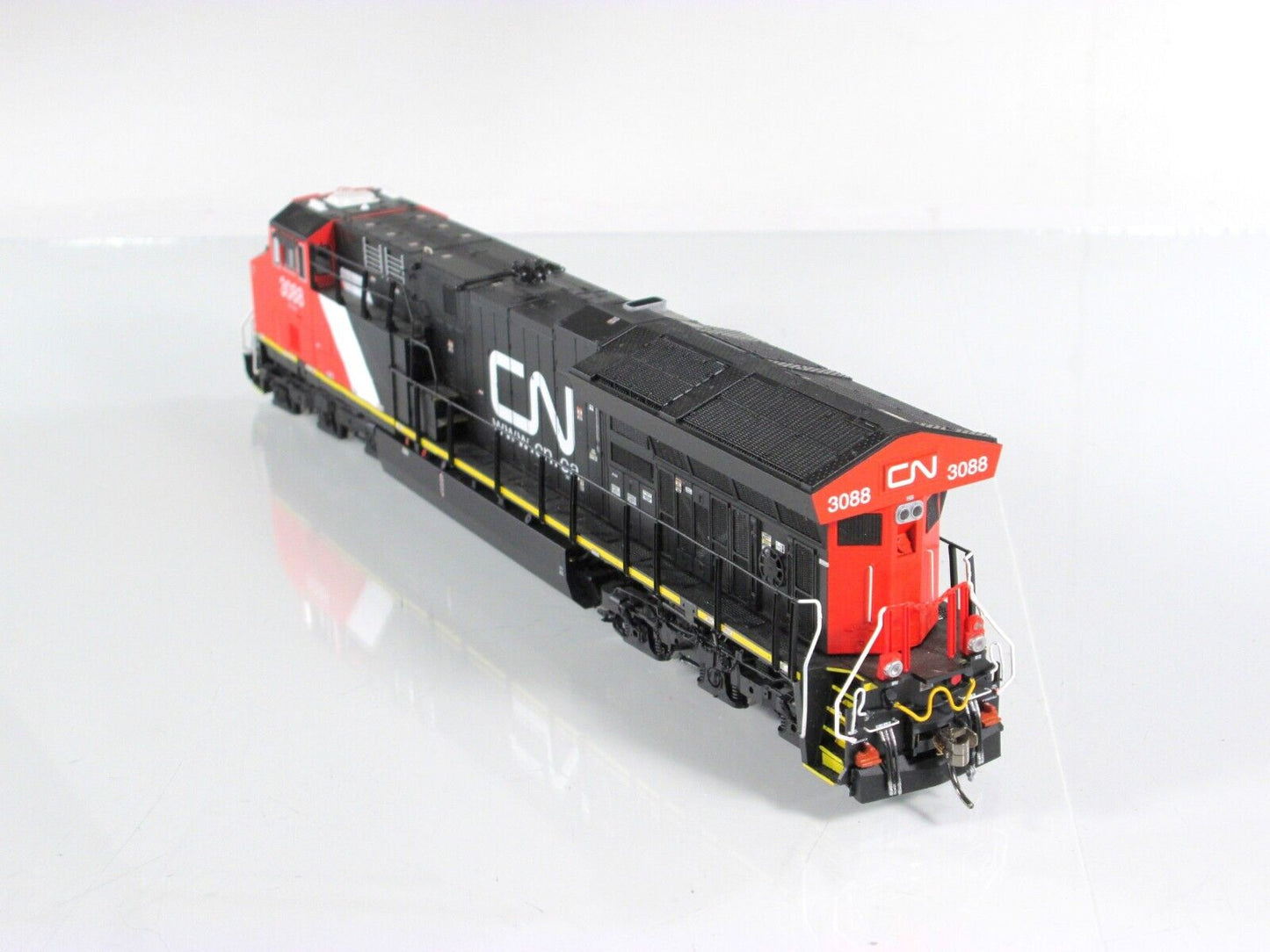 HO Scale CANADIAN NATIONAL ET44AC Diesel, CN #3088 - Intermountain DCC Lok Sound