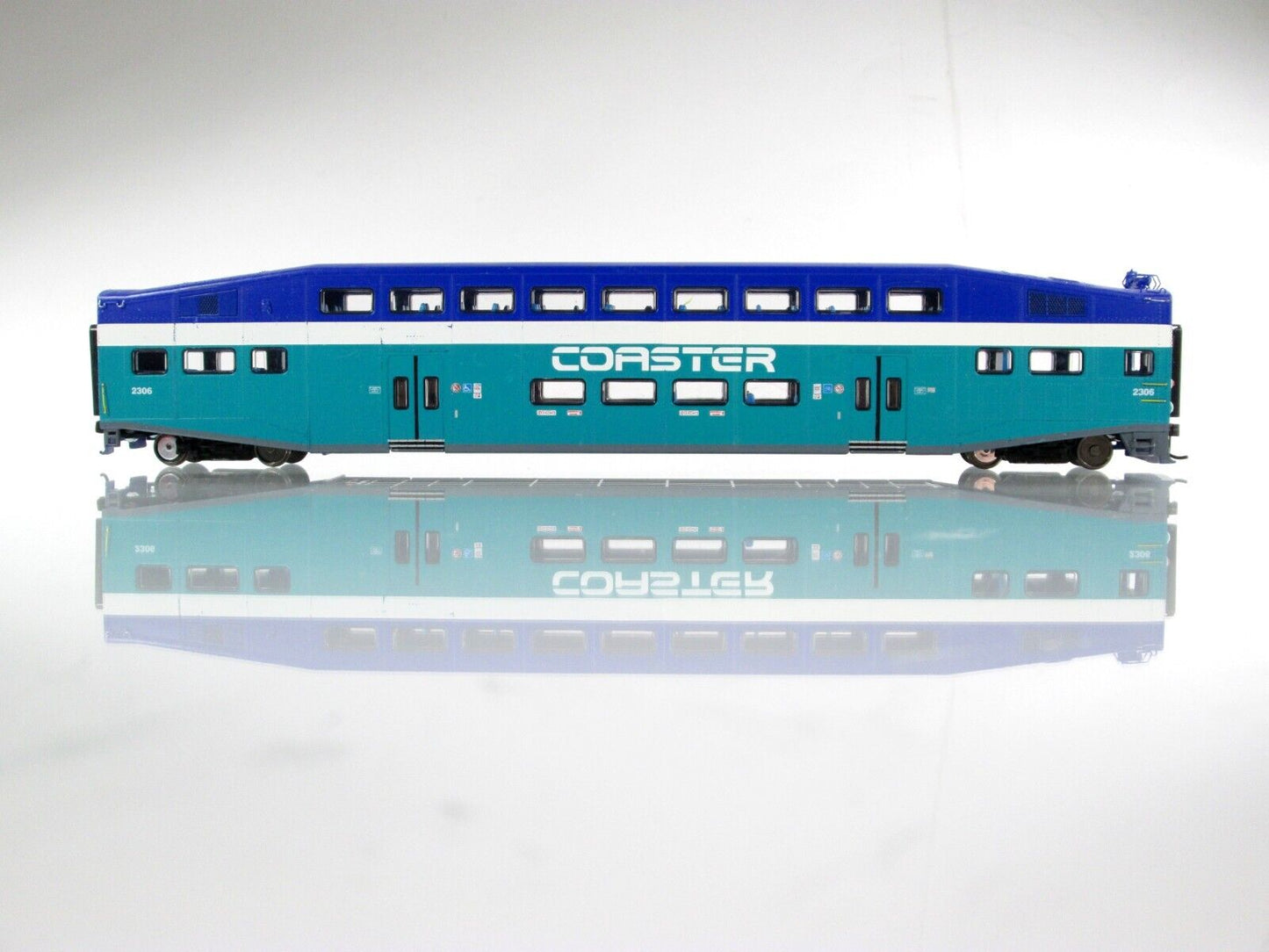 HO Scale SAN DIEGO *COASTER*  Bombardier Control Car, SDNX #2306 -- Athearn 2542