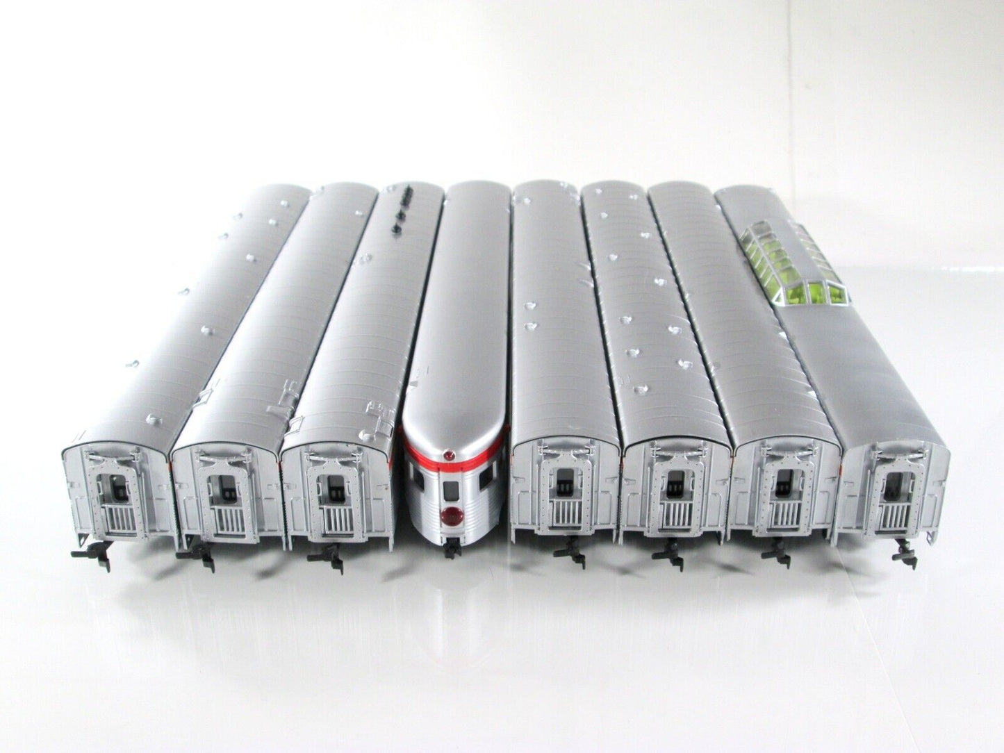 HO Scale SOUTHERN PACIFIC / SP  Lightweight Passenger Car 8-Pack Set - IHC 47958