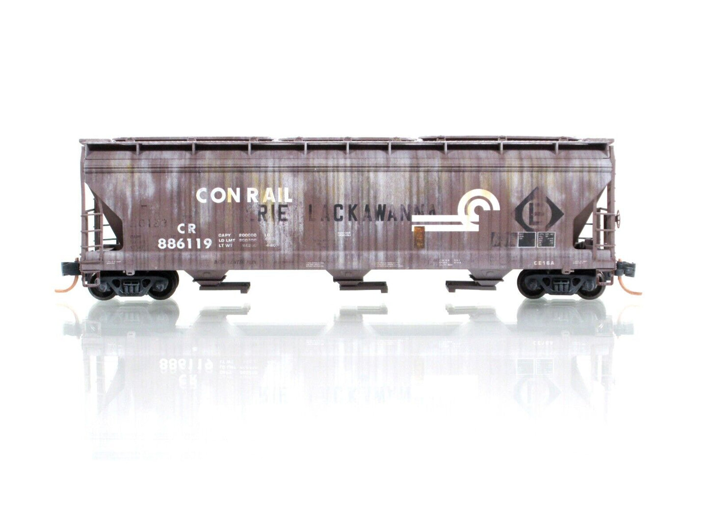 N Scale ***CONRAIL ex-EL*** Weathered 3-Bay Hopper ------- Micro Trains 09444490