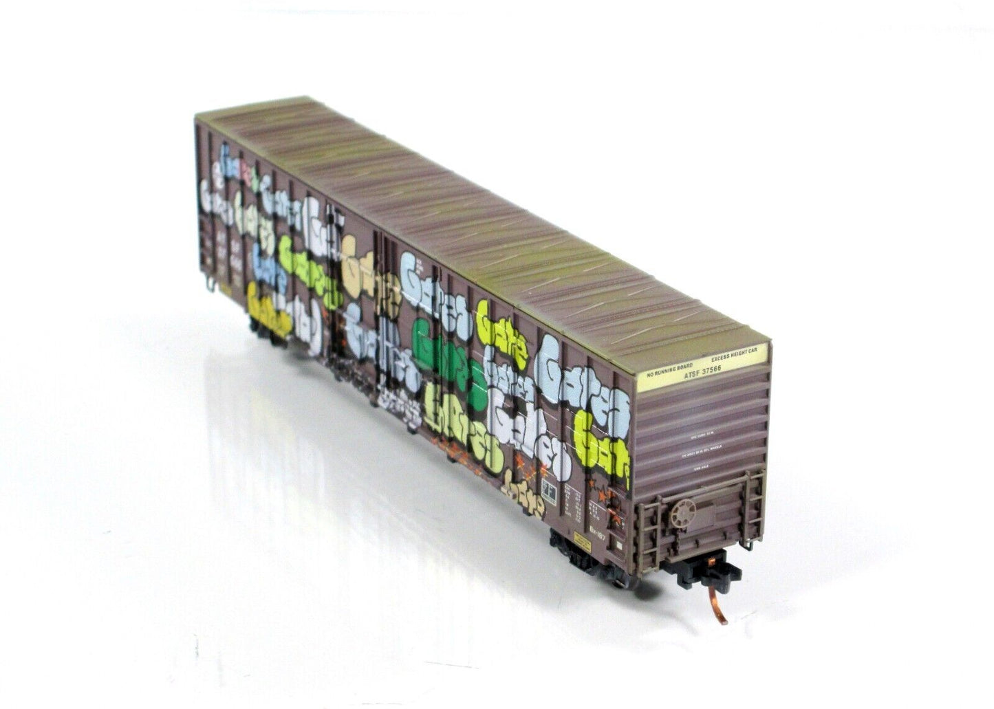 N Scale ***SANTA FE*** Weathered & Graffiti 60' Box Car -- Micro Trains 10344060