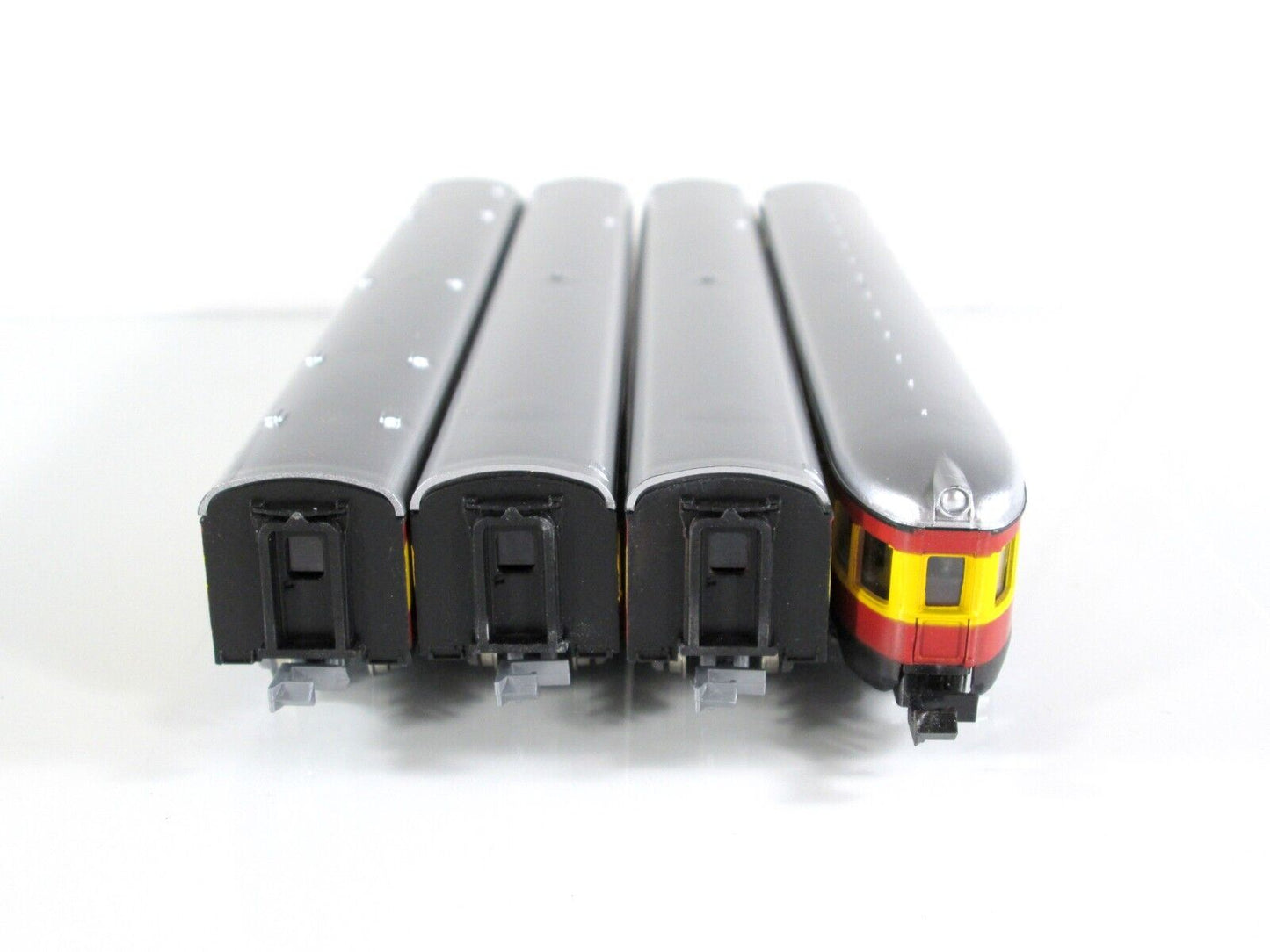 N Scale ROYAL AMERICAN SHOWS Lightweight Passenger Car 4-Pack Set ------ Con-Cor