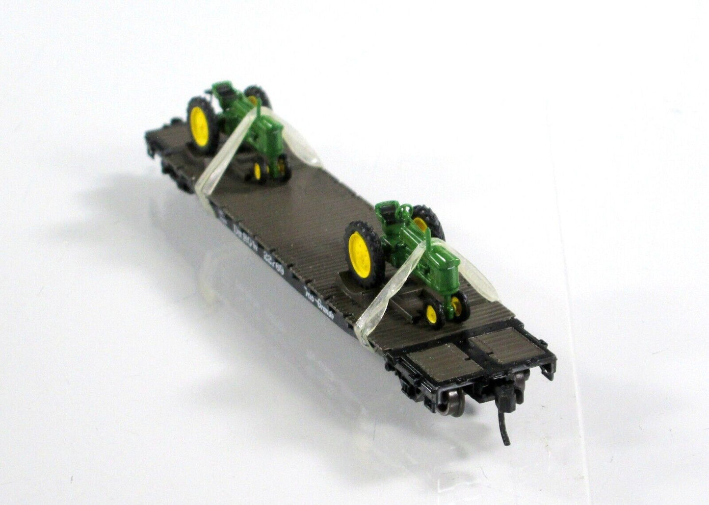 N Scale *JOHN DEERE* Tractors, Flat Car *RIO GRANDE* 22769 - Athearn 10436 *RARE