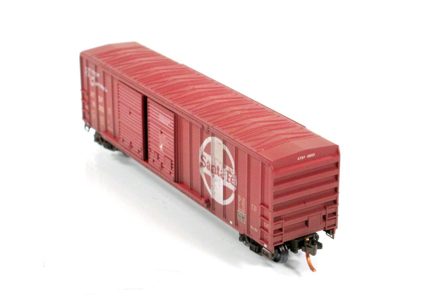 N Scale **SANTA FE** Weathered & Graffiti Box Car #18203 - Micro Trains 03044250