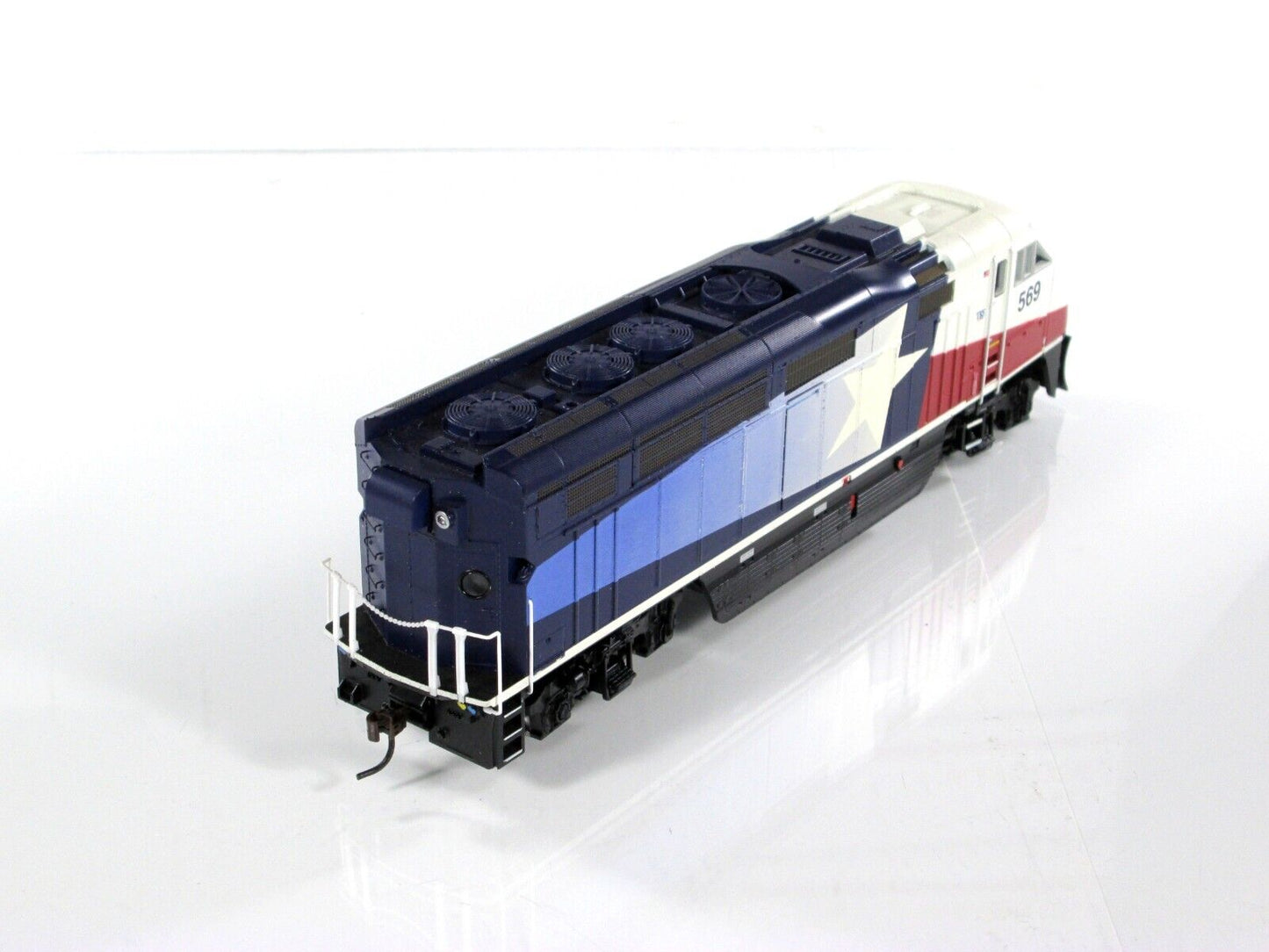 HO Scale *DALLAS TRINITY RAIL  EXPRESS* F59PHI, TRE 569 -Athearn 26313 DCC Ready