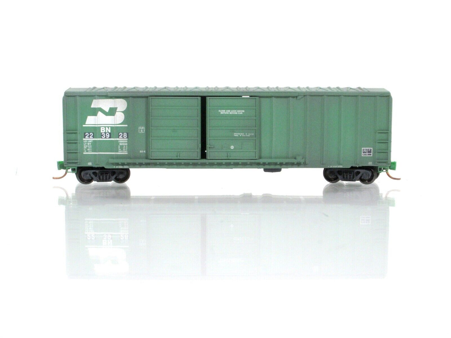N Scale **BURLINGTON NORTHERN** Weathered Box Car #223928-Micro Trains 03044200