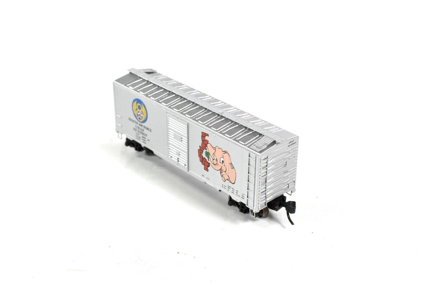 N Scale US 8th AIR FORCE LIBERTY SQUADRON 5 by 5 40' Box Car, DELUXE INNOVATIONS